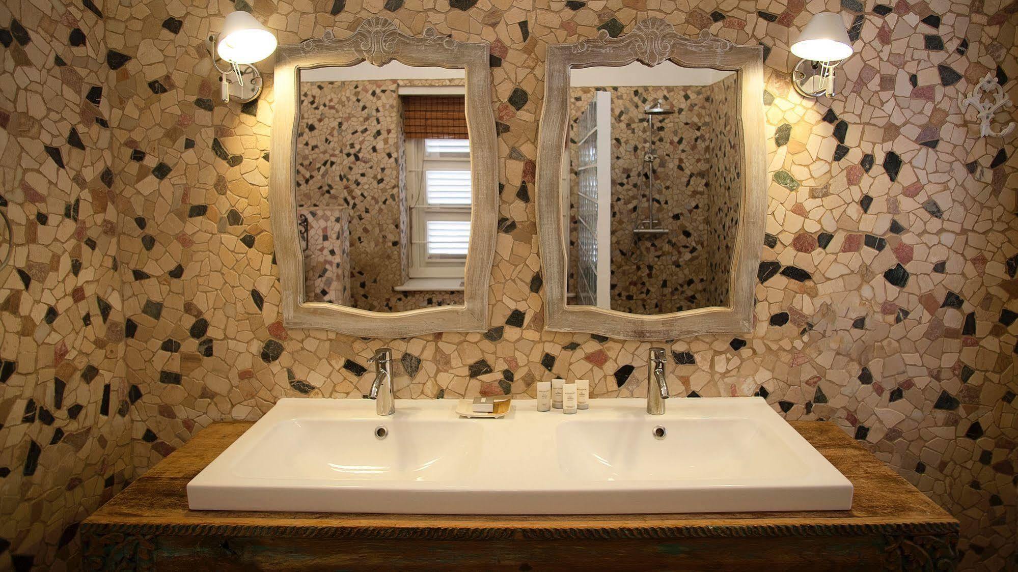 Bed & Breakfast Tokara Boutique