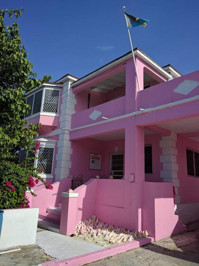 Da Pink And White Palace Albergue Nassau