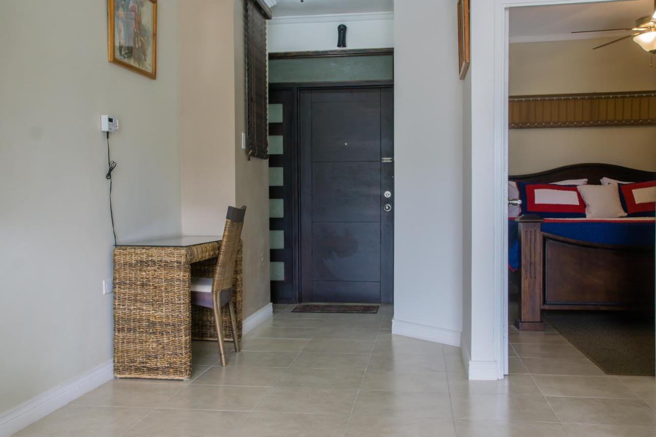 Apartment Jamaica Vacation - Island Time At Bromptons