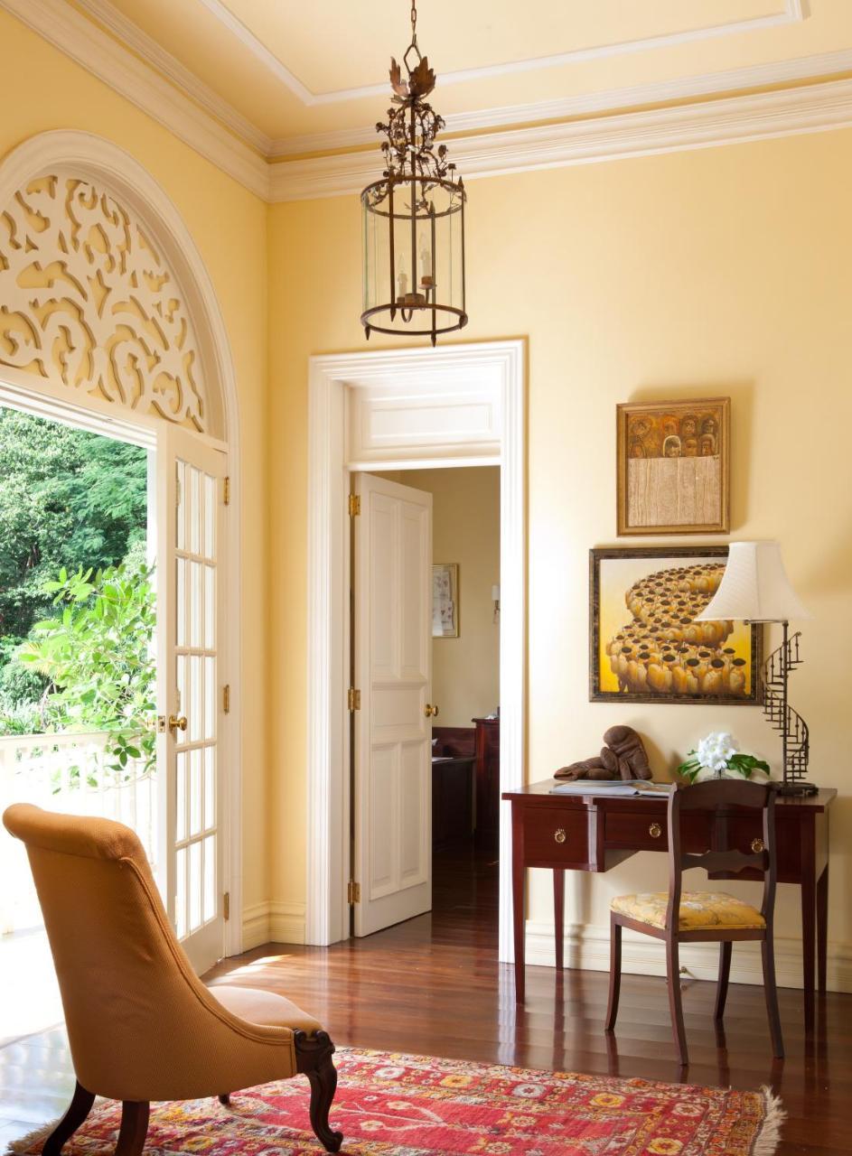 The Peninsula House Hotel
