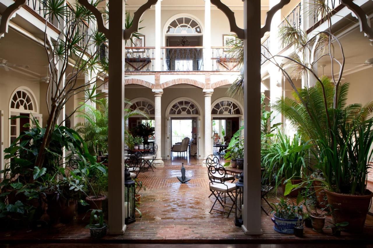 The Peninsula House Hotel
