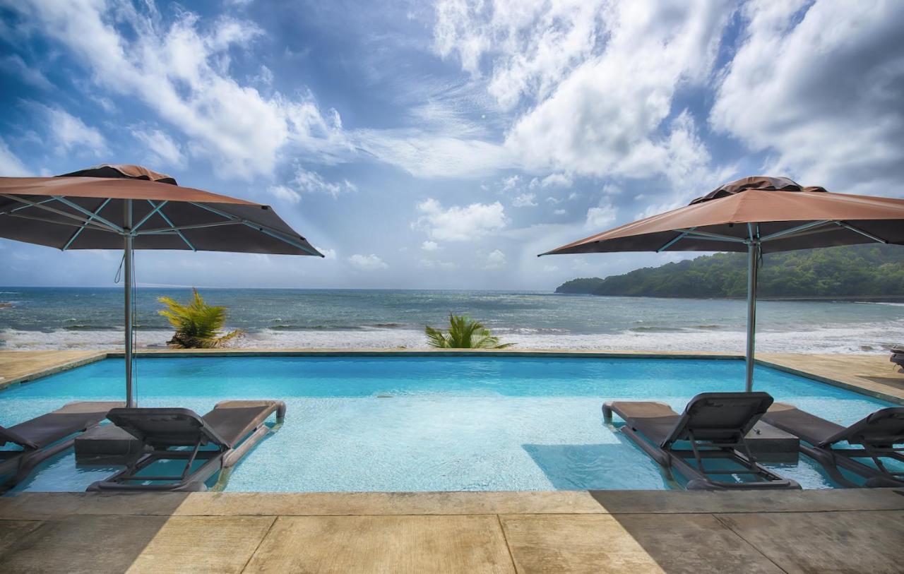 Pagua Bay House - Oceanfront Cabana's Marigot