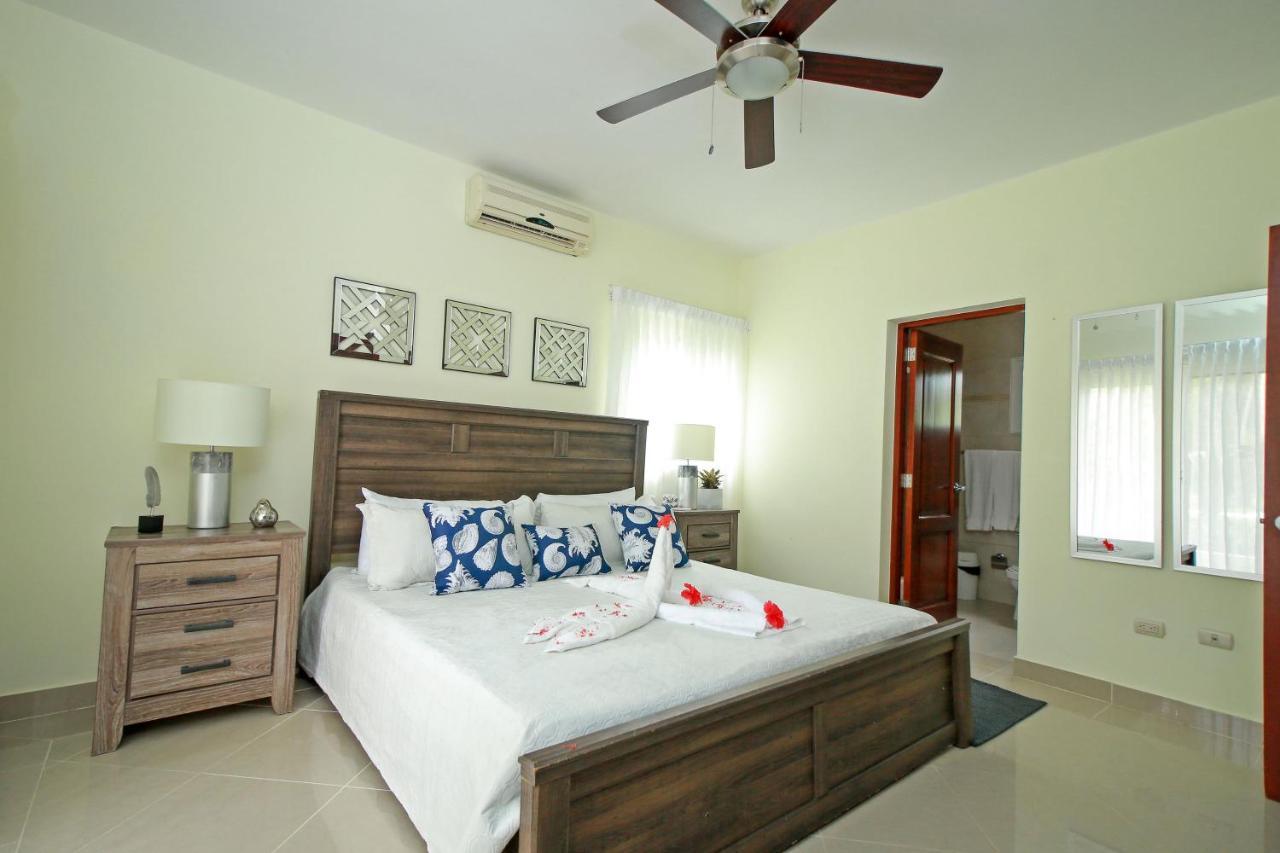 Paradise Condos Apartment *