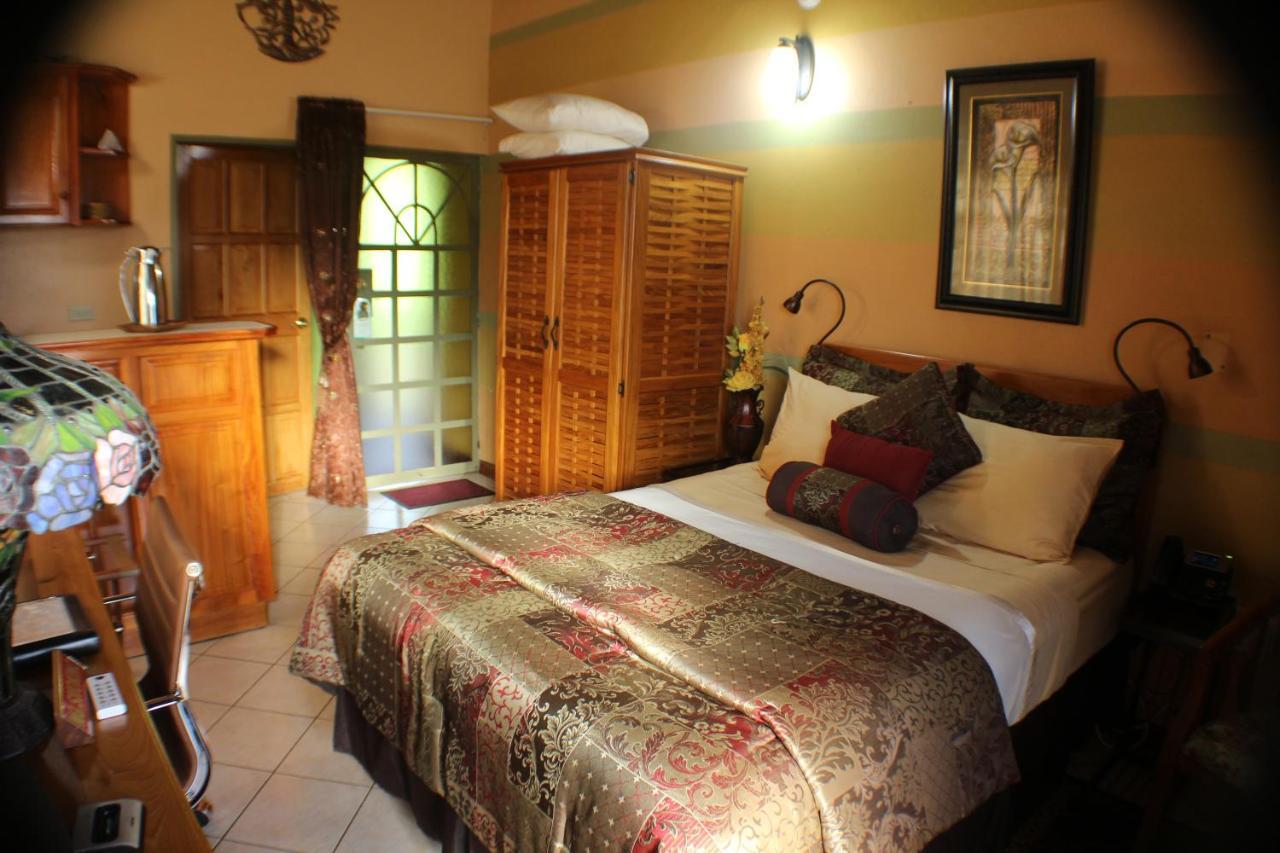Bed & Breakfast Native Abode 2*