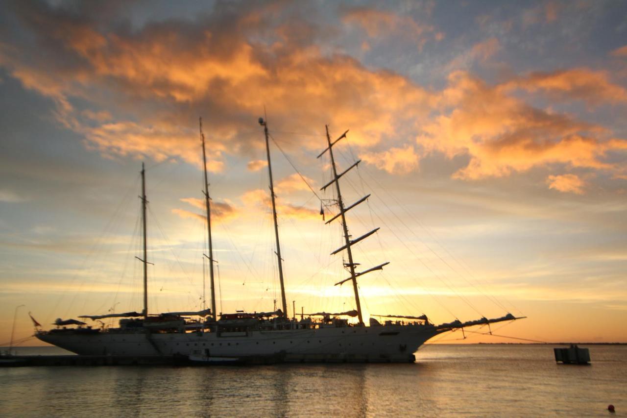 Islander Bonaire 3*
