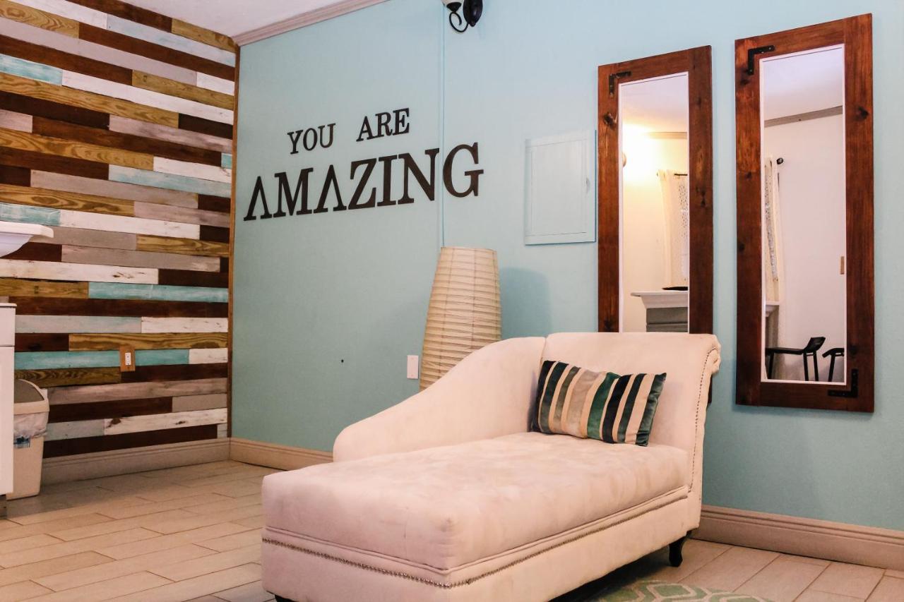 Palm Spring Apartment *