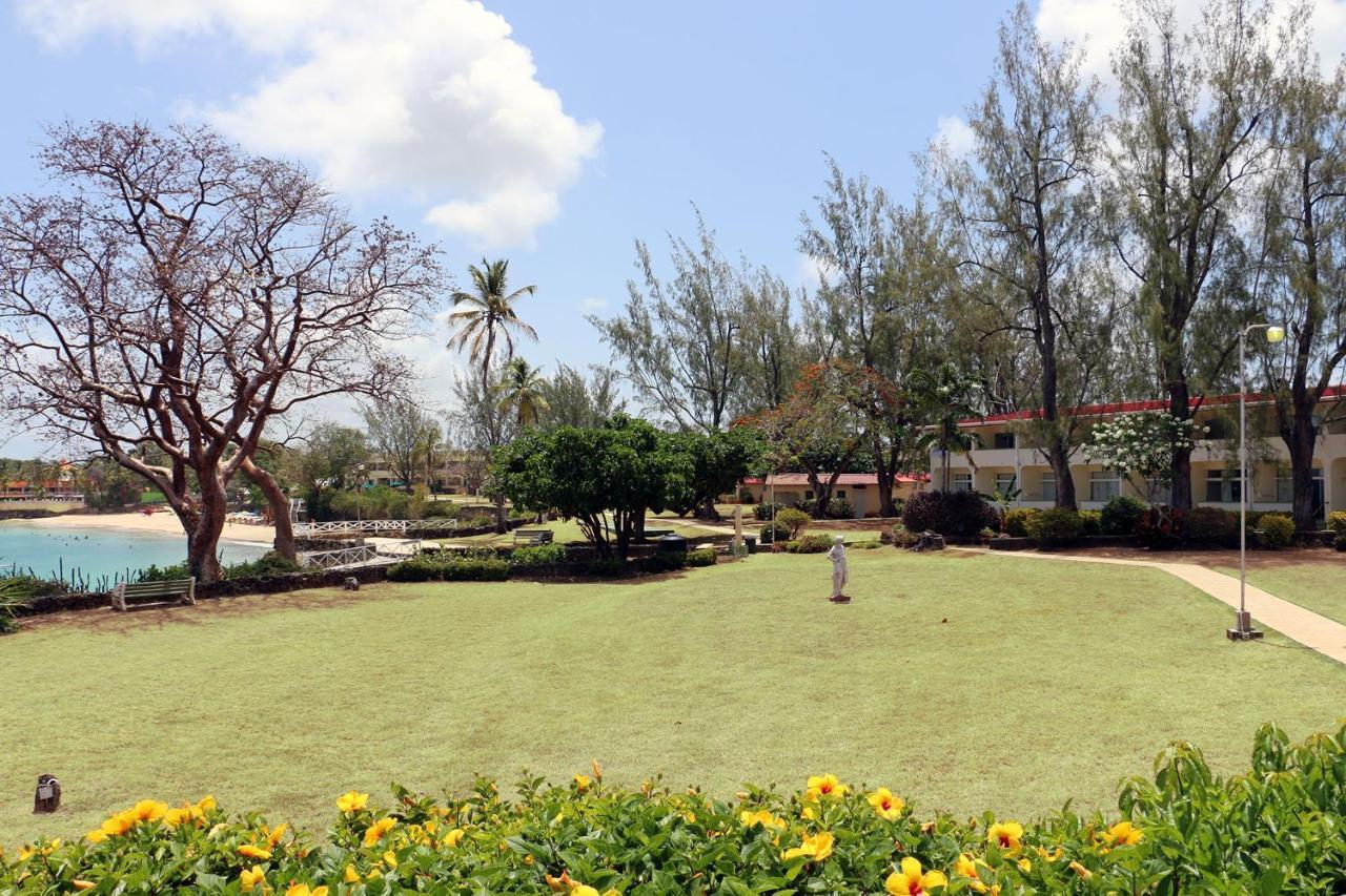 Crown Point Beach Hotel