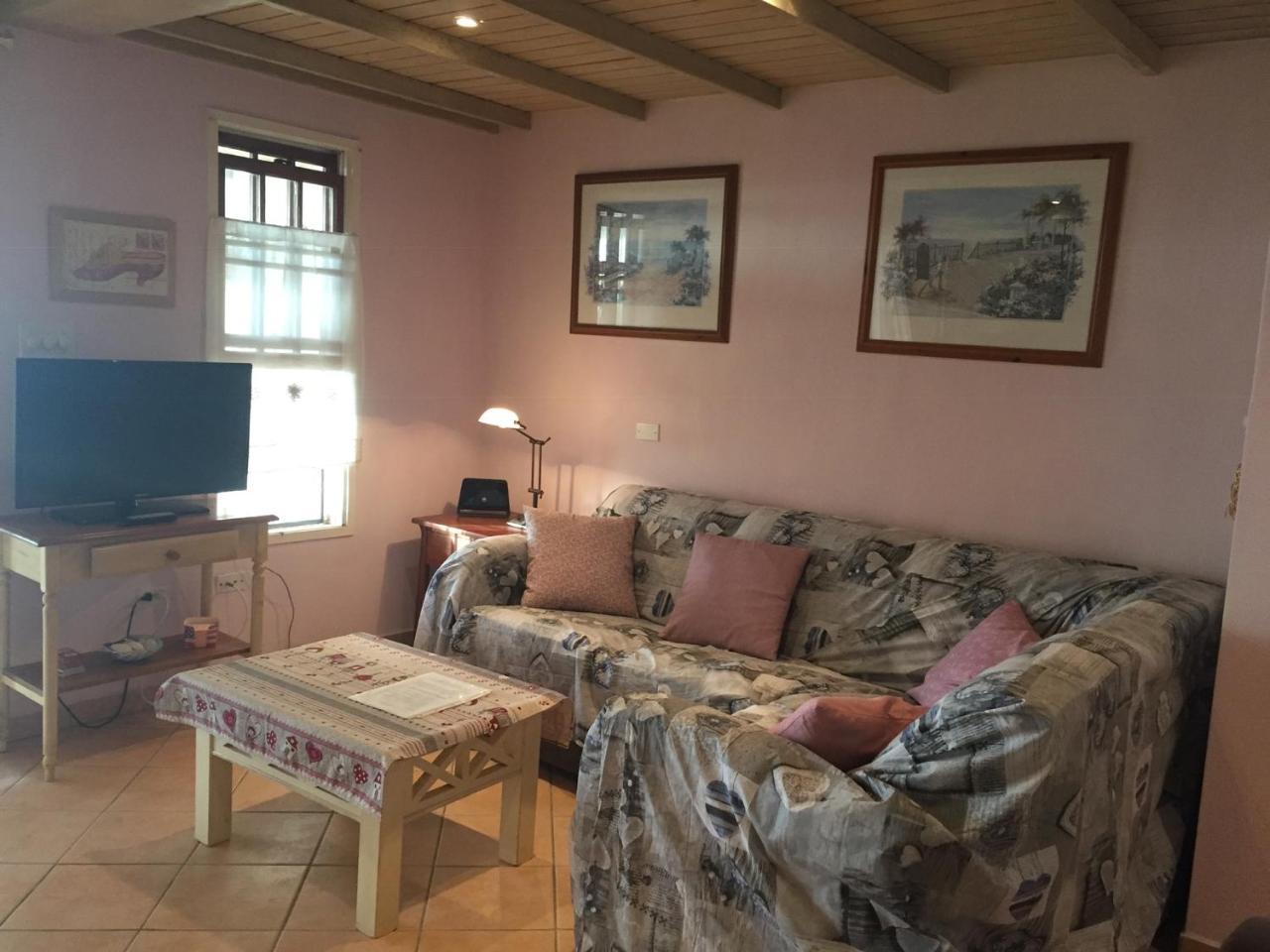 Vista Mare - Cozy With At Walking Distance * Dickenson Bay