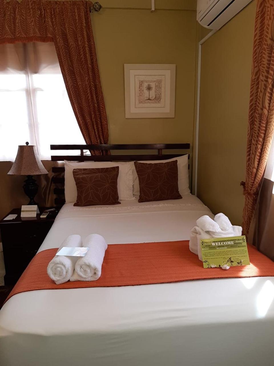 Narakiel's Guest house Roseau