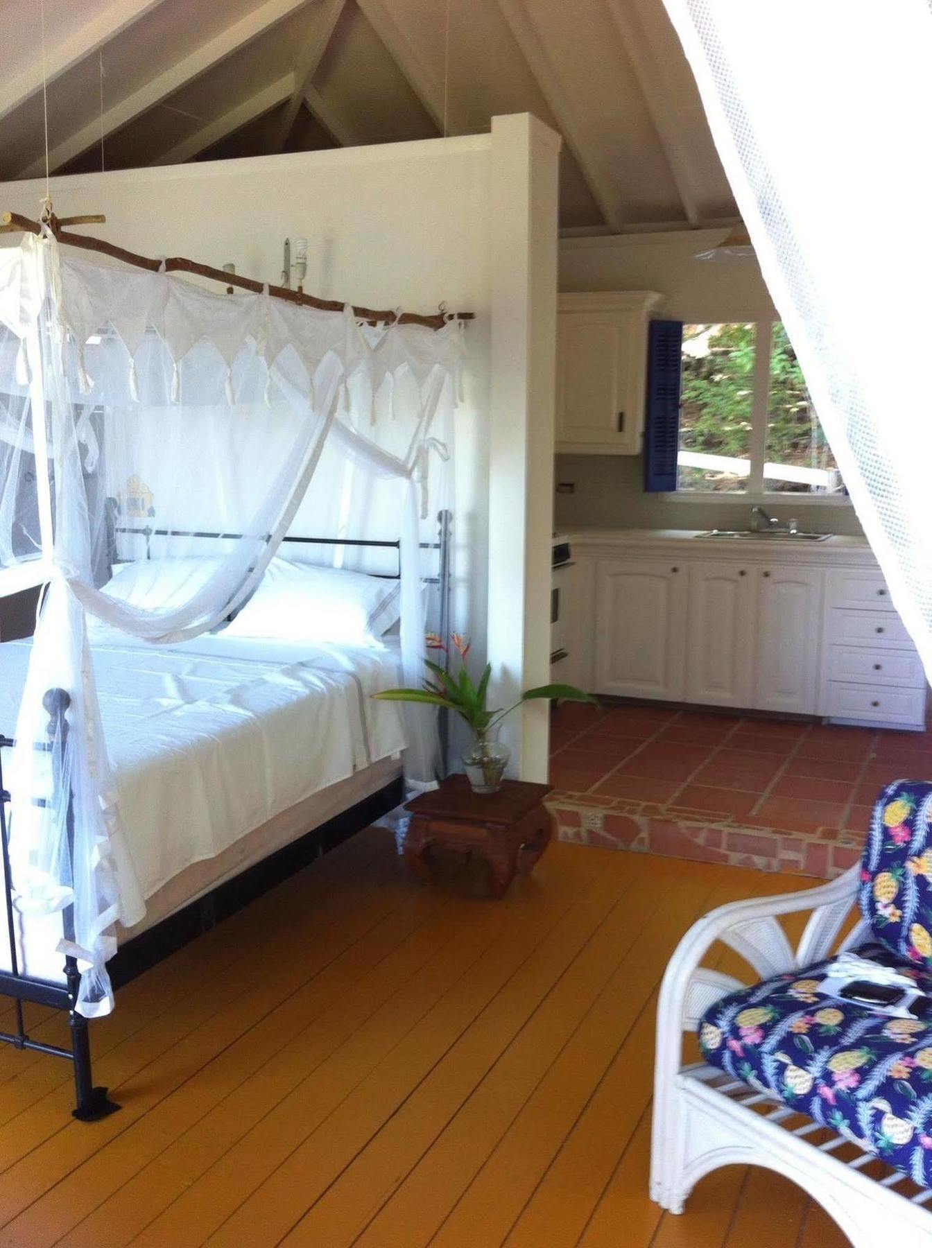 Galley Bay 3*