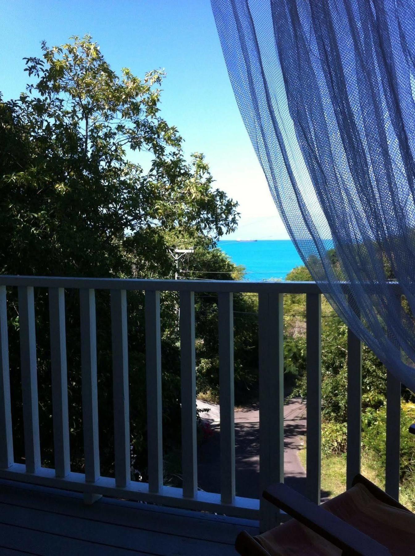 Hotel Galley Bay