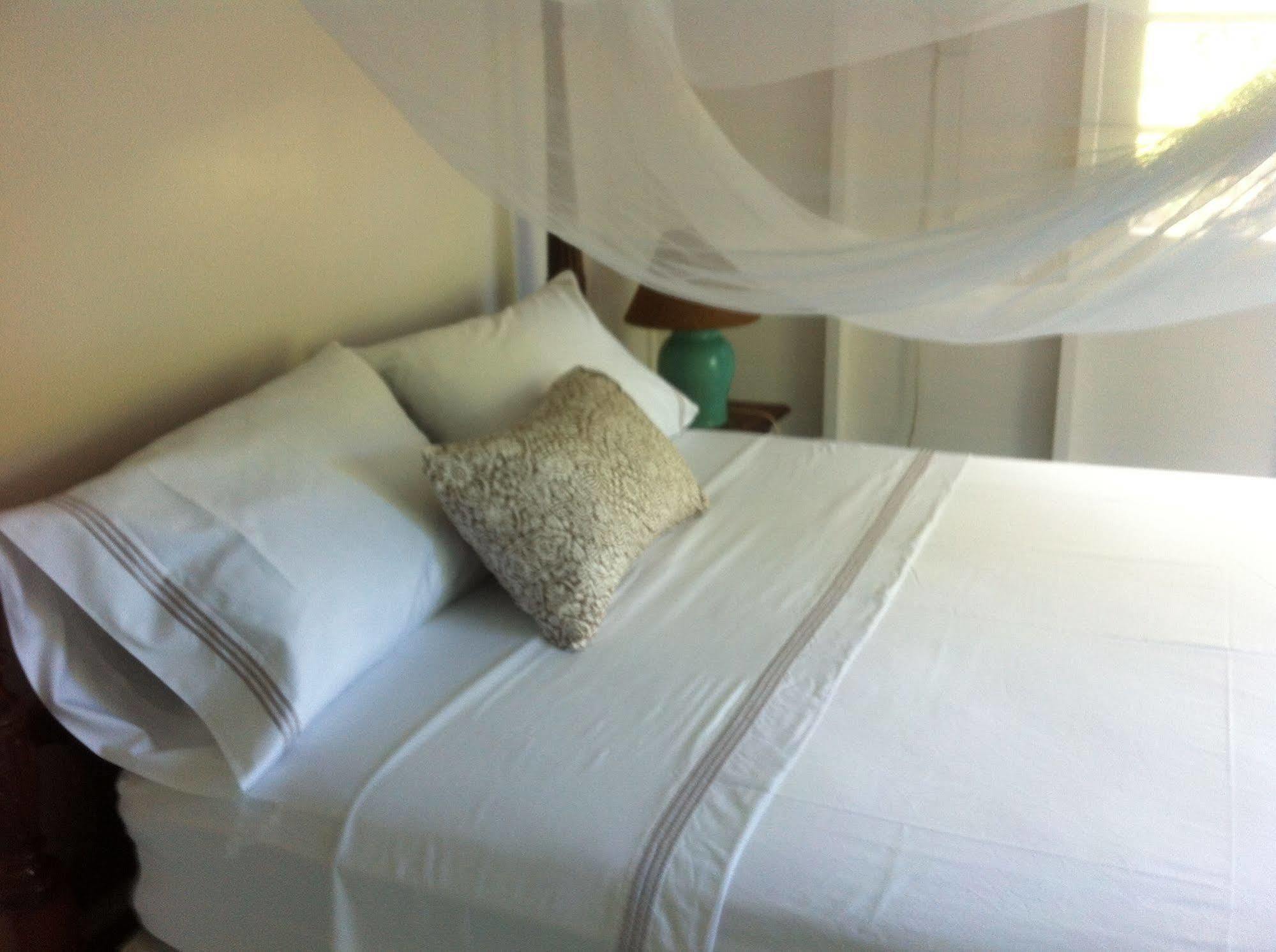 Hotel Galley Bay 3*