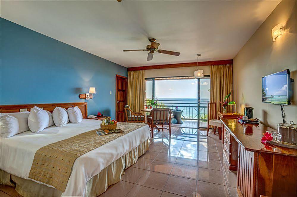 Le Grand Courlan Adults Only 3* Black Rock