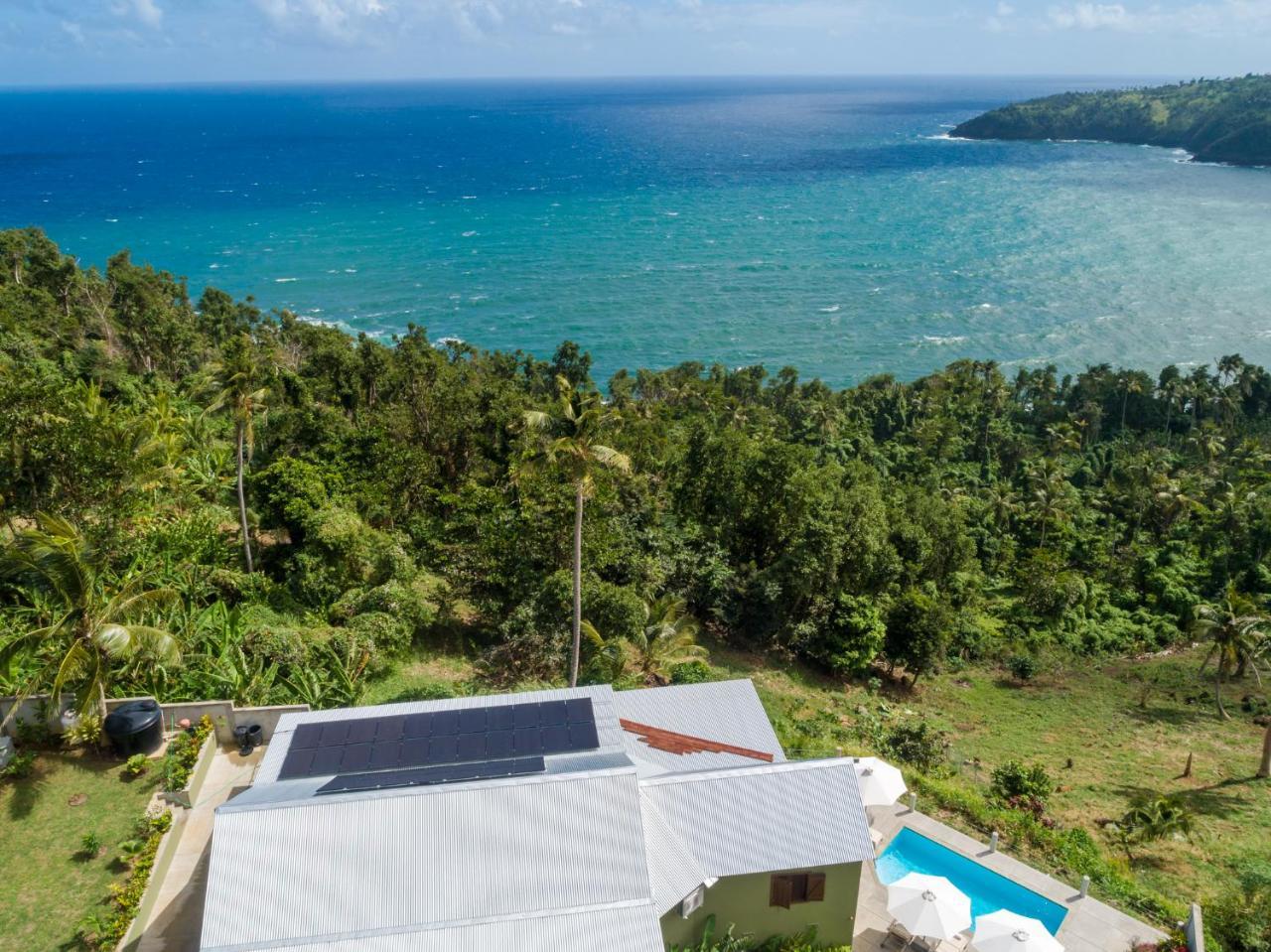 Pagua Bay House - Oceanfront Cabana's Hotel Marigot