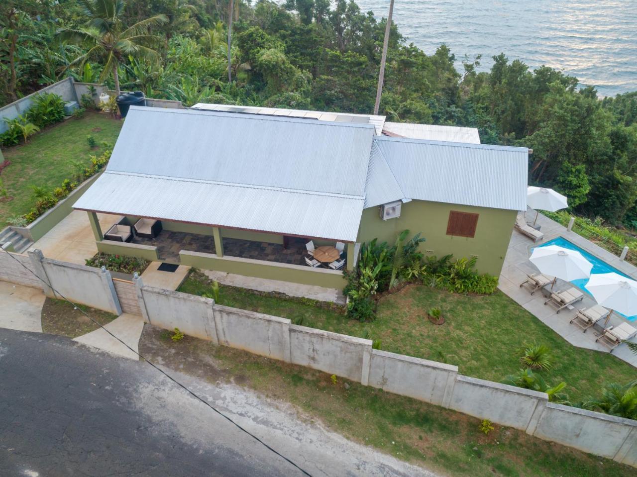 Pagua Bay House - Oceanfront Cabana's Hotel