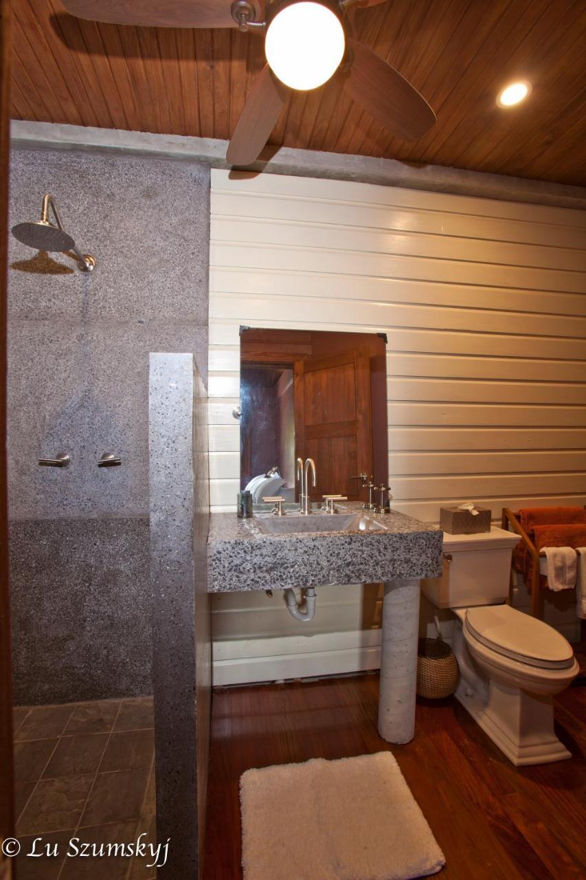 Pagua Bay House - Oceanfront Cabana's