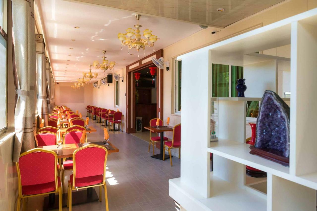 Riverside Hotel