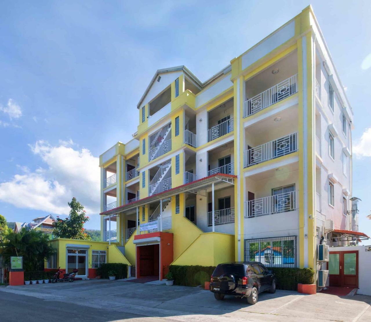 Riverside Hotel 3*