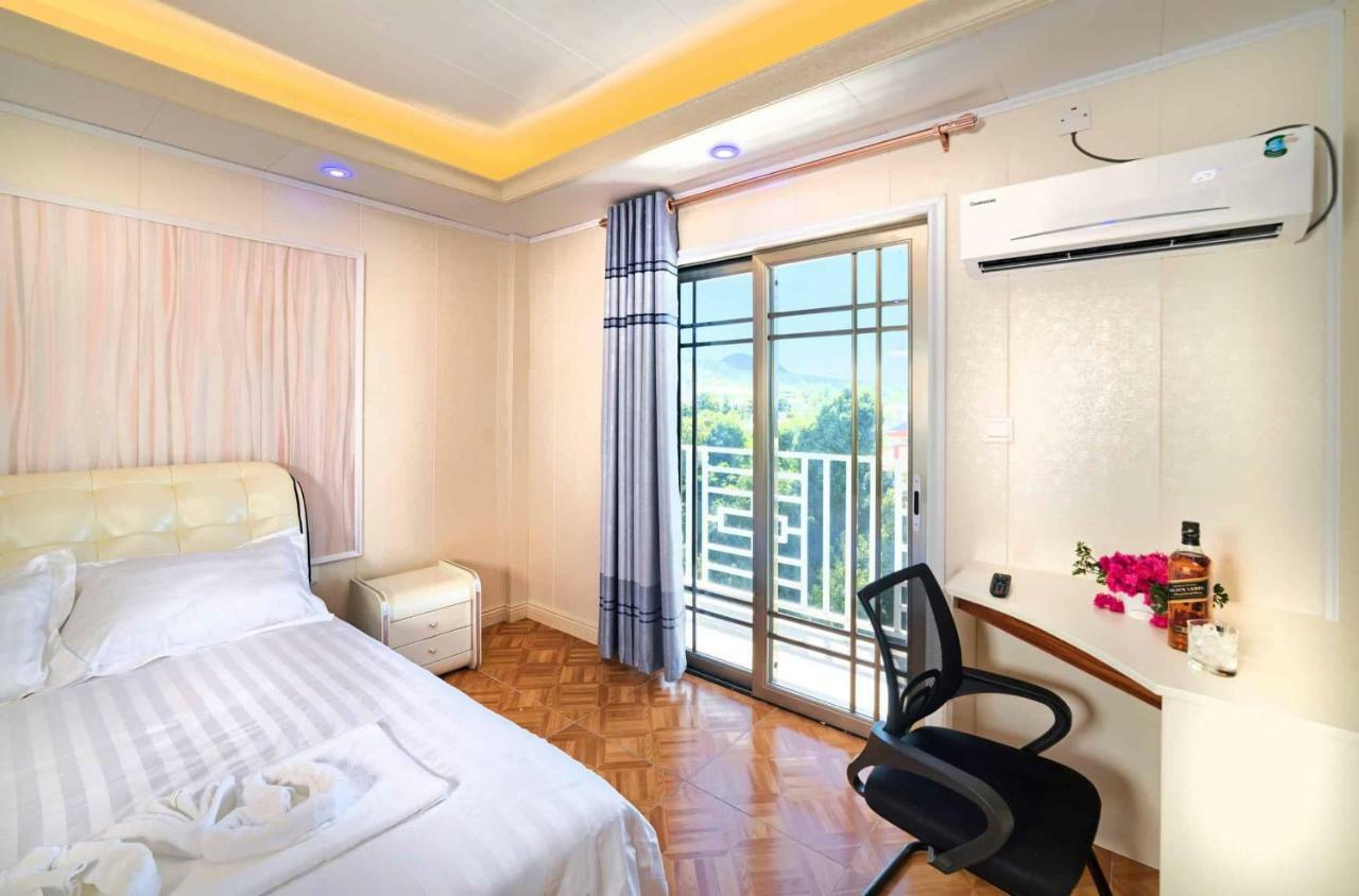 Riverside 3*