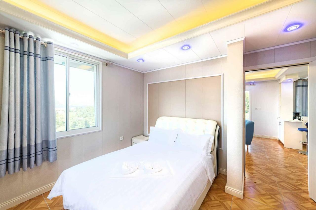 Riverside 3* Portsmouth