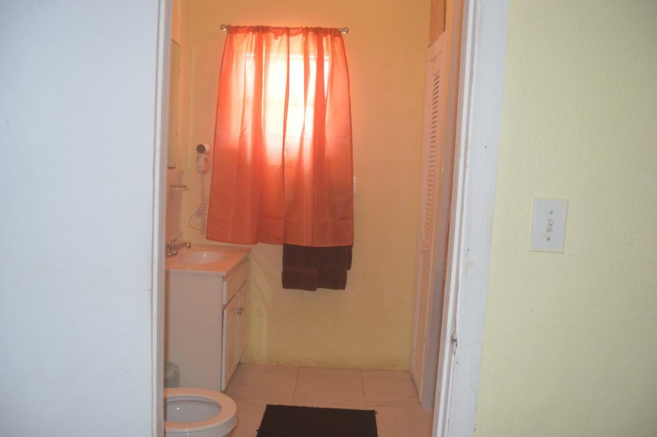 Surfers Manor 3* Gregory Town