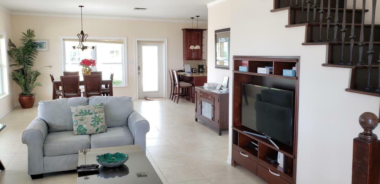 Resort Ocean Paradise Brinkleys