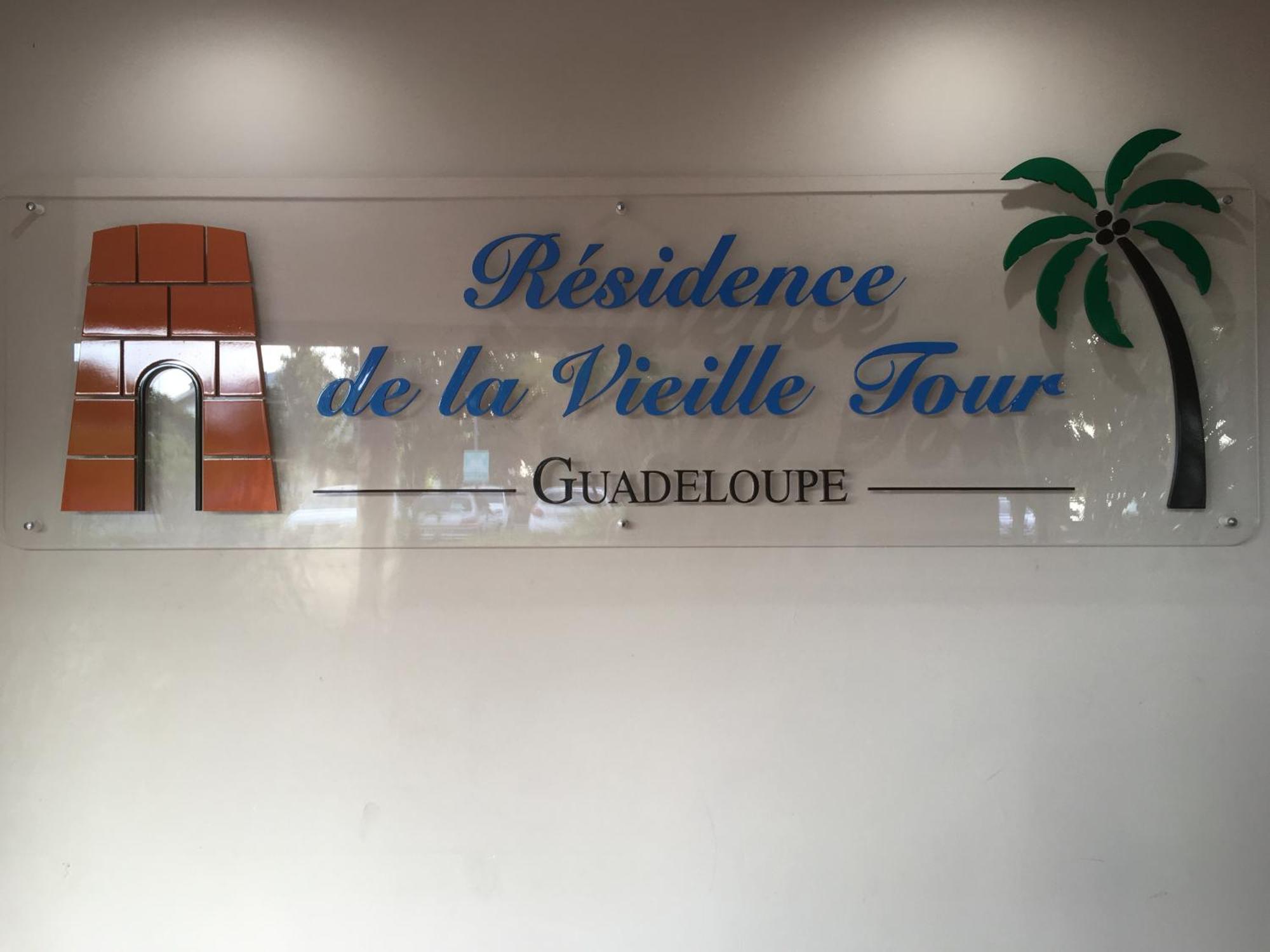 De La Vieille Tour