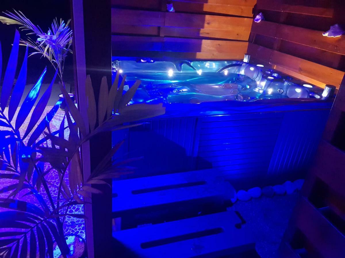 Holiday home L'alizee & Jacuzzi Privatif De Gamme