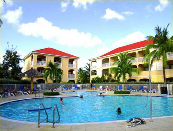 Le Flamboyant- Le Village 2*