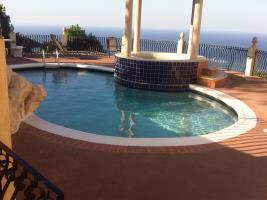 Paradise Clarridge View Hotel