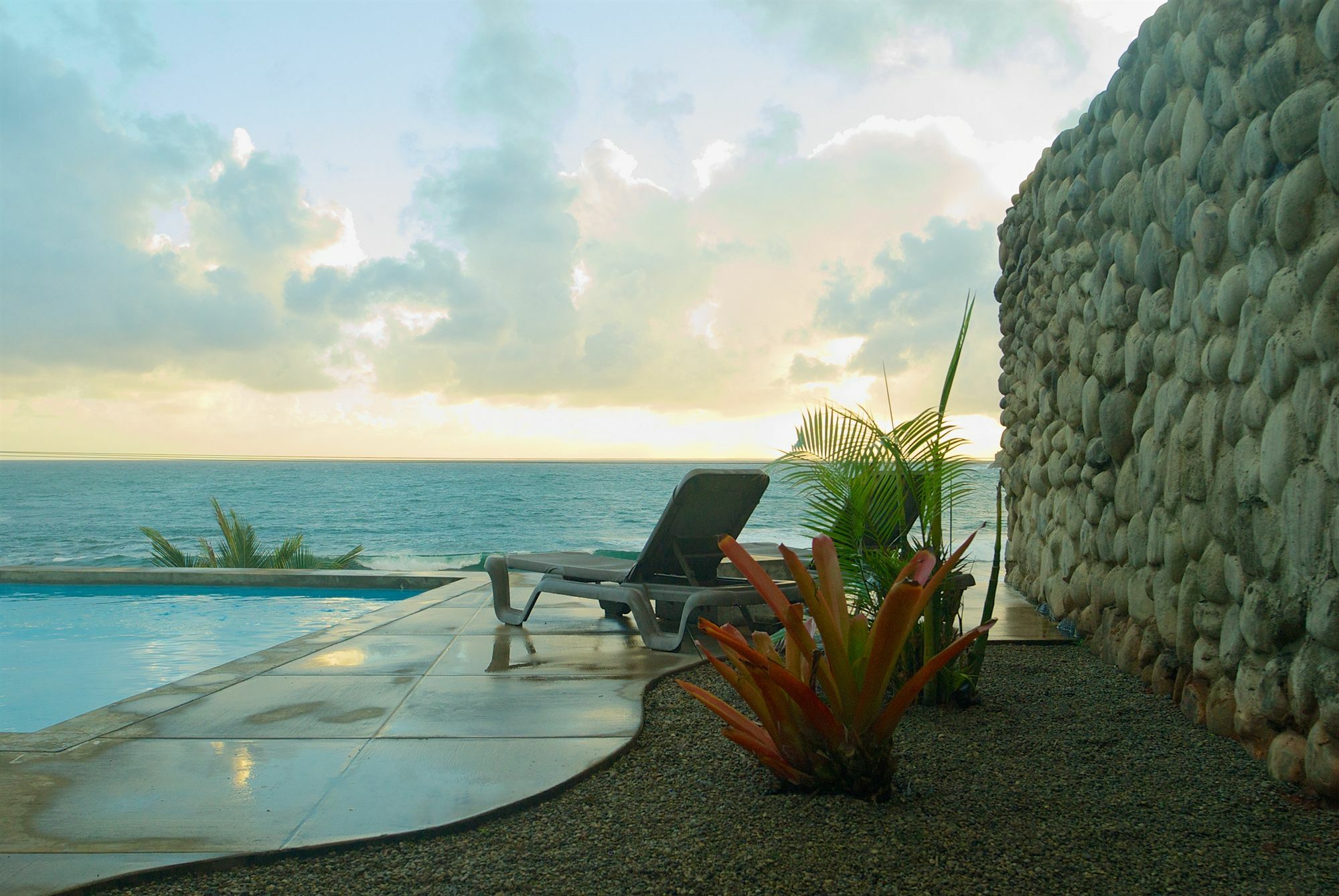 Pagua Bay House - Oceanfront Cabana's Hotel