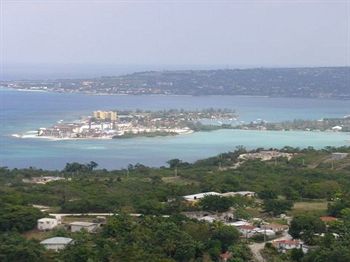 Paradise Clarridge View 3* Montego Bay