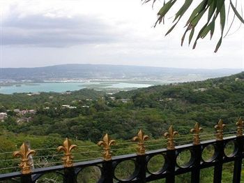 Paradise Clarridge View Hotel
