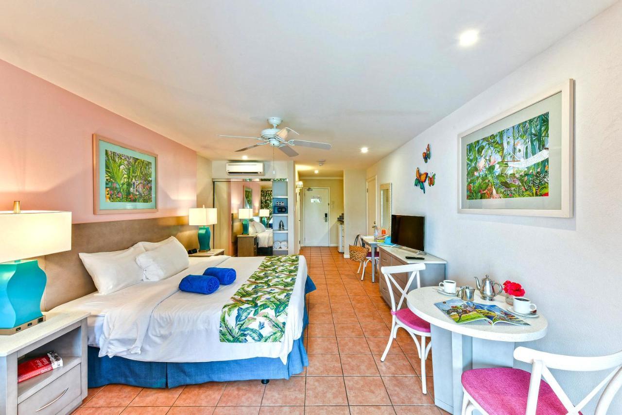 Butterfly Beach 3*