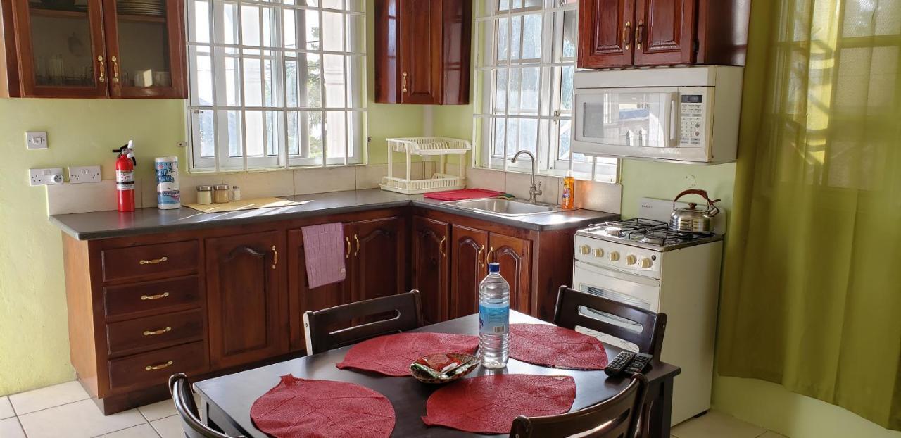 Apartment Unit 4 Private -