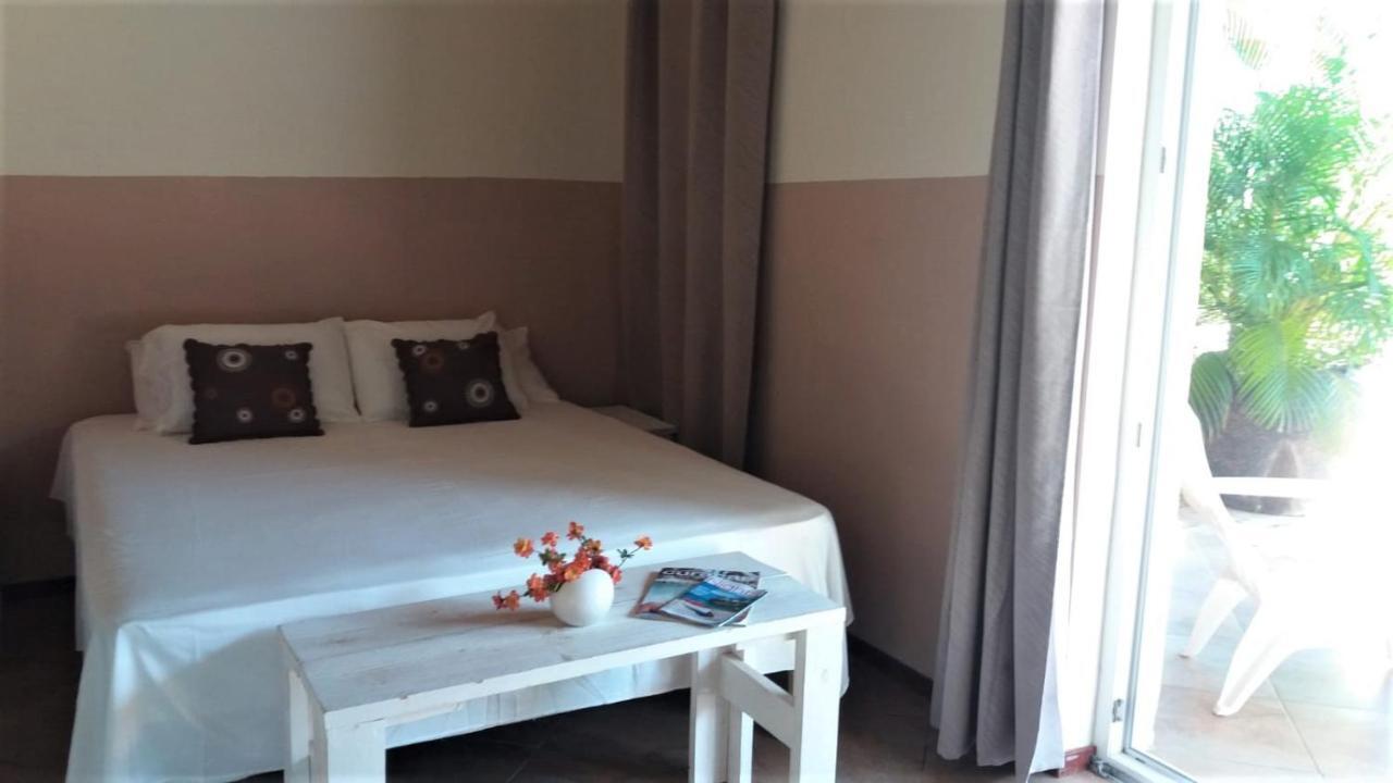 Bouganville Guest house Jan Thiel